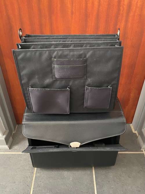 Laptop Pilot Travel Case with Wheels ( Trolley) with Carry Handle , Dimensions: 42 x 37 x 20 cm, 4KG