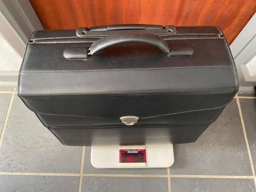 Laptop Pilot Travel Case with Wheels ( Trolley) with Carry Handle , Dimensions: 42 x 37 x 20 cm, 4KG