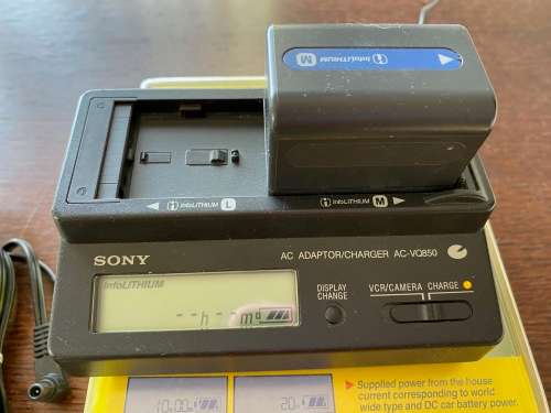 SONY AC-VQ850D  in working condition , rare , in orginal box