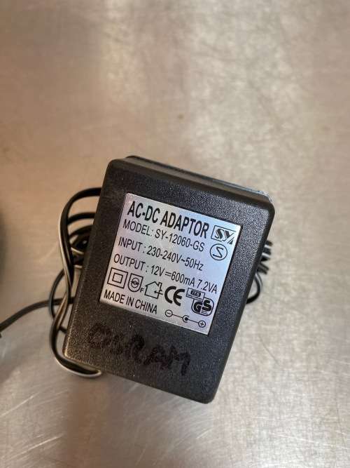 OSRAM RECHARGABLE CAMPING LIGHT 12V silver (top quality) in working condition. With 12V Charger