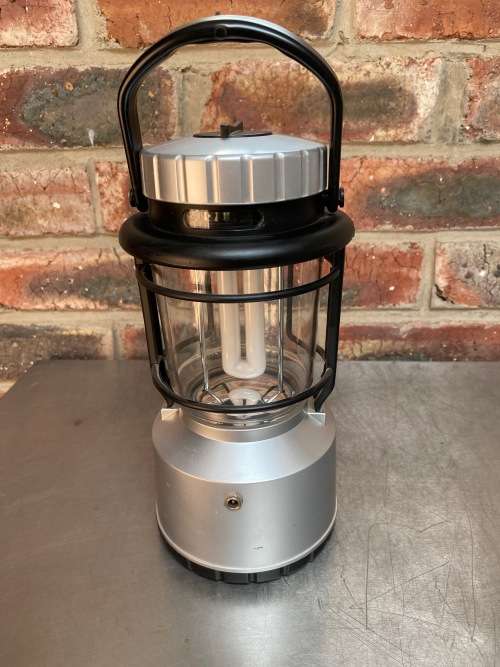 OSRAM RECHARGABLE CAMPING LIGHT 12V silver (top quality) in working condition. With 12V Charger