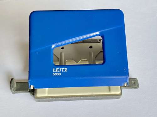 LEITZ 5038 puncher MADE IN GERMANY (blue) (working)