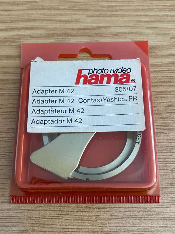 Hama Lens Adapter 305/07 LOT 2, to fit a Lense with M42 mount on to Yashica Contax MF