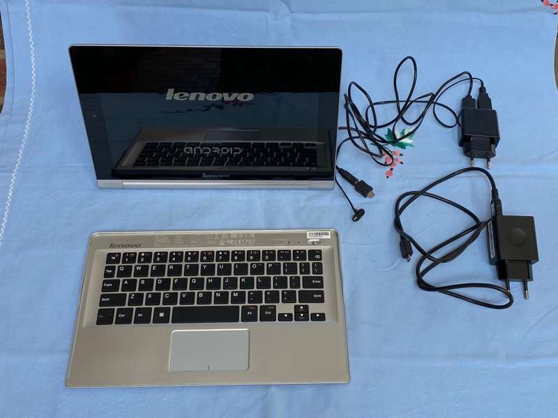 LENOVO Yoga B8080-H tablet + Lenovo Keyboard in original box, working.
