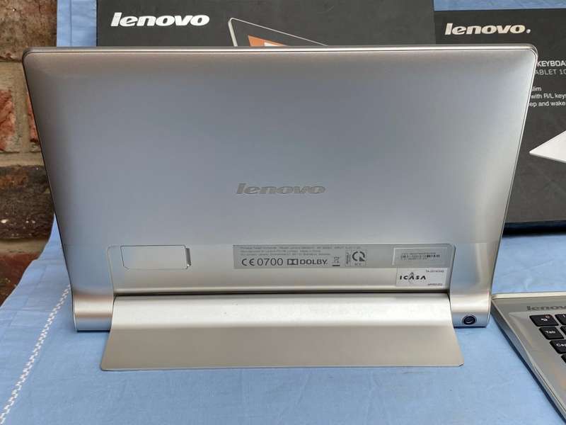 LENOVO Yoga B8080-H tablet + Lenovo Keyboard in original box, working.