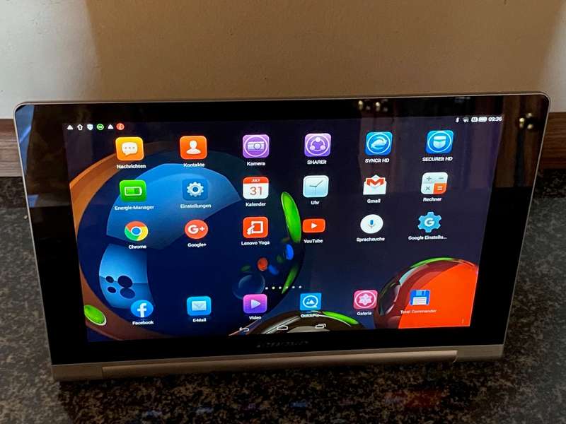 LENOVO Yoga B8080-H tablet + Lenovo Keyboard in original box, working.