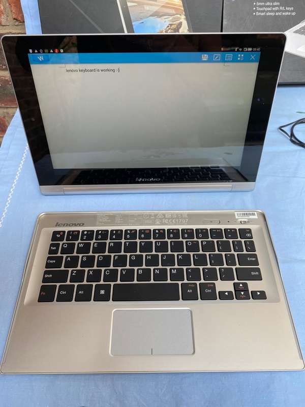 LENOVO Yoga B8080-H tablet + Lenovo Keyboard in original box, working.