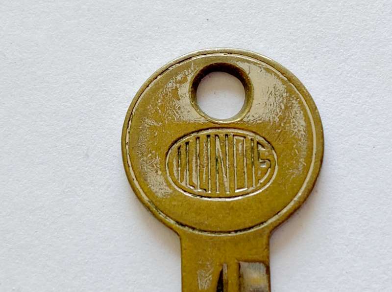 The Illinois Lock company Chicago USA Key vintgage lot 1, collectors item