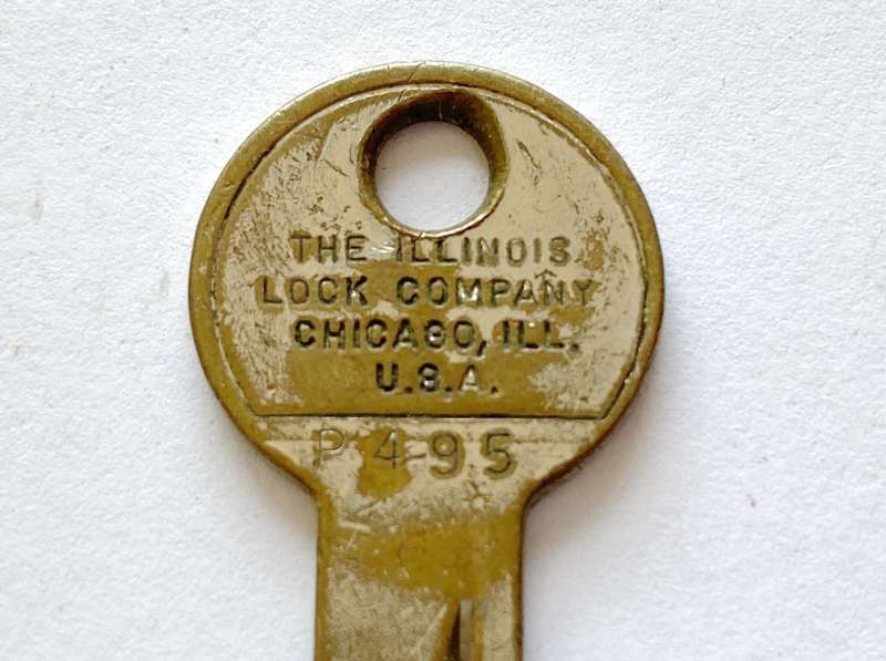 The Illinois Lock company Chicago USA Key vintgage lot 1, collectors item
