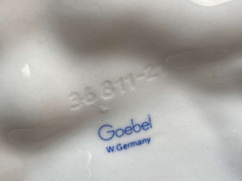 Hummel Goebel Dolphin porcelaine 36811-21, from the 80s, Made in W.Germany, rare, collectors item