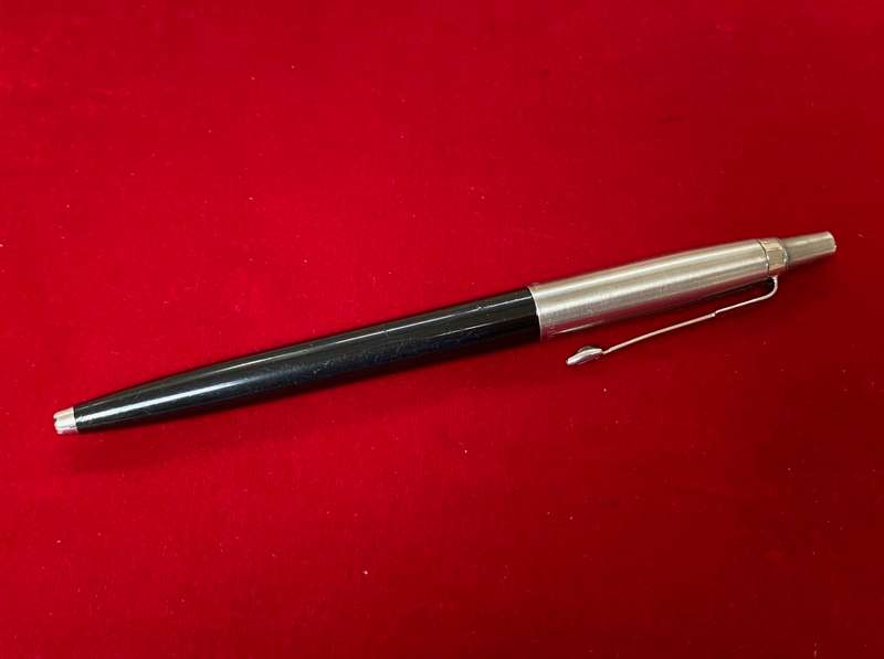 Parker Ball Pen , black silver,made in USA , LI, date code, 2003 Q3 ,collectors item