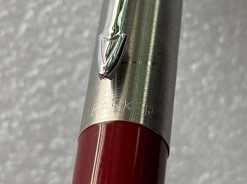 Parker Ball Pen , bordeaux, made in U.K. , date code: IIIE, 1998 Q1, collectors item