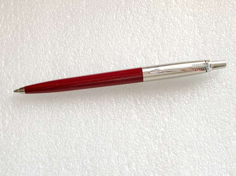 Parker Ball Pen , bordeaux, made in U.K. , date code: IIIE, 1998 Q1, collectors item