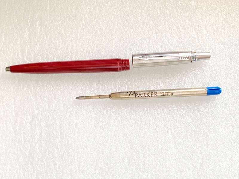 Parker Ball Pen , bordeaux, made in U.K. , date code: IIIE, 1998 Q1, collectors item