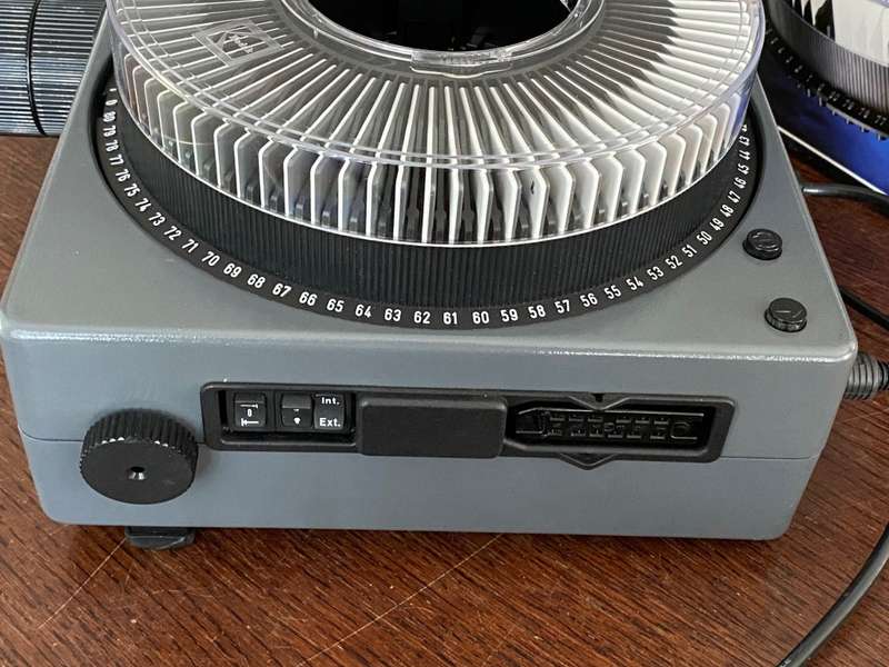 KODAK Slide Projector  S-AV 2030 with Kodak Retinar Vario Zoom Lens 70-120mm