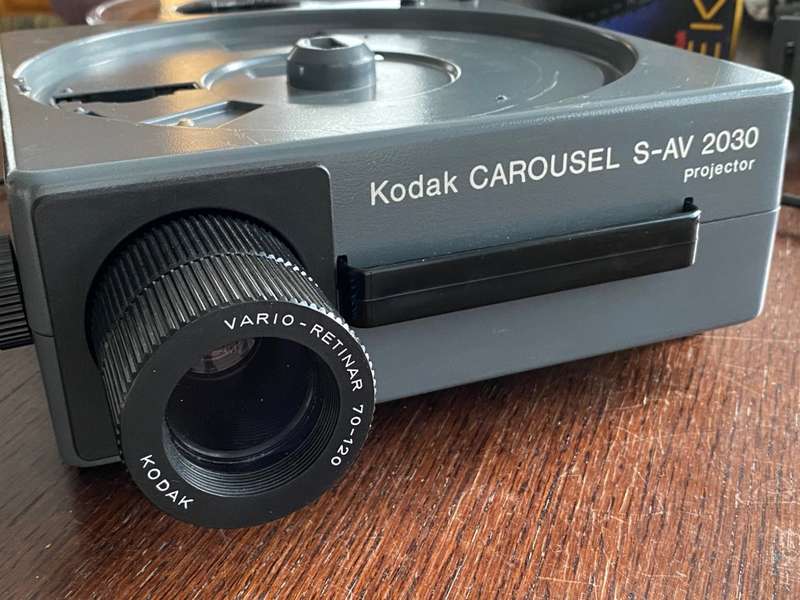 KODAK Slide Projector  S-AV 2030 with Kodak Retinar Vario Zoom Lens 70-120mm