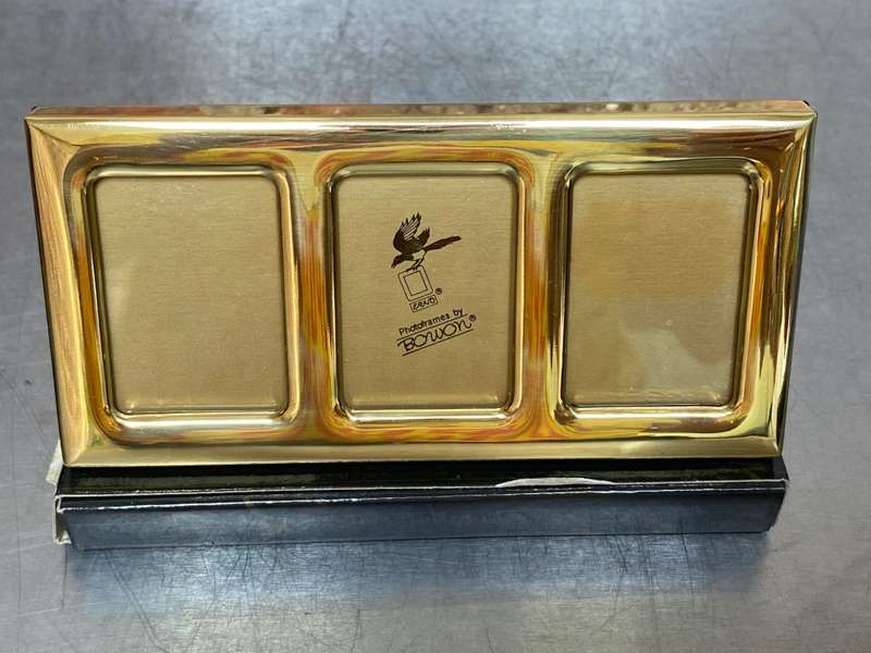 1 x Erno Trio Photo Frame for passport photos ,brass metal, gold colour, from Germany,new,unused,