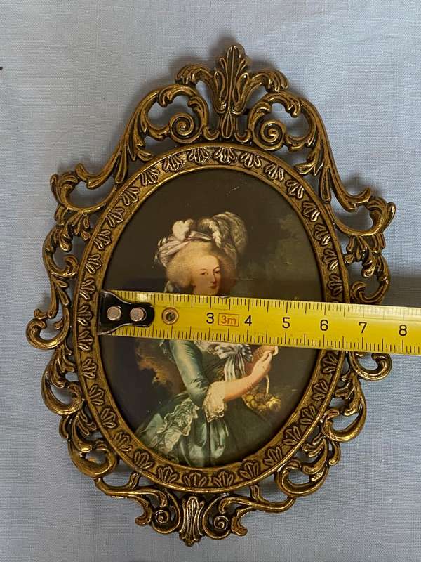 Vintage photo frame lot : victorian brass oval, made in Italy + Red leather frame, aluminium frame