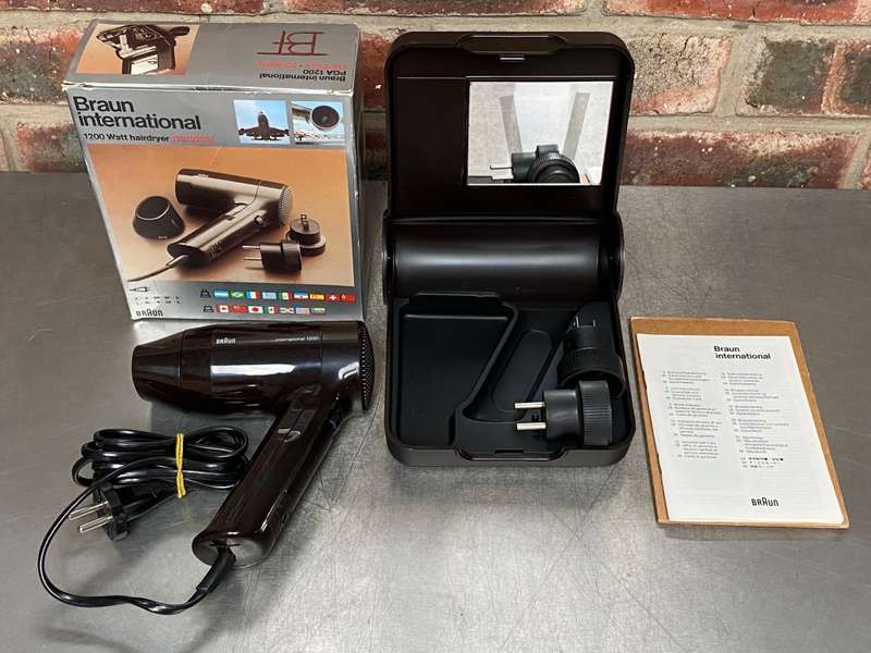 BRAUN International 1200 Watt Hairdryer , in good condtion, in orginal Box
