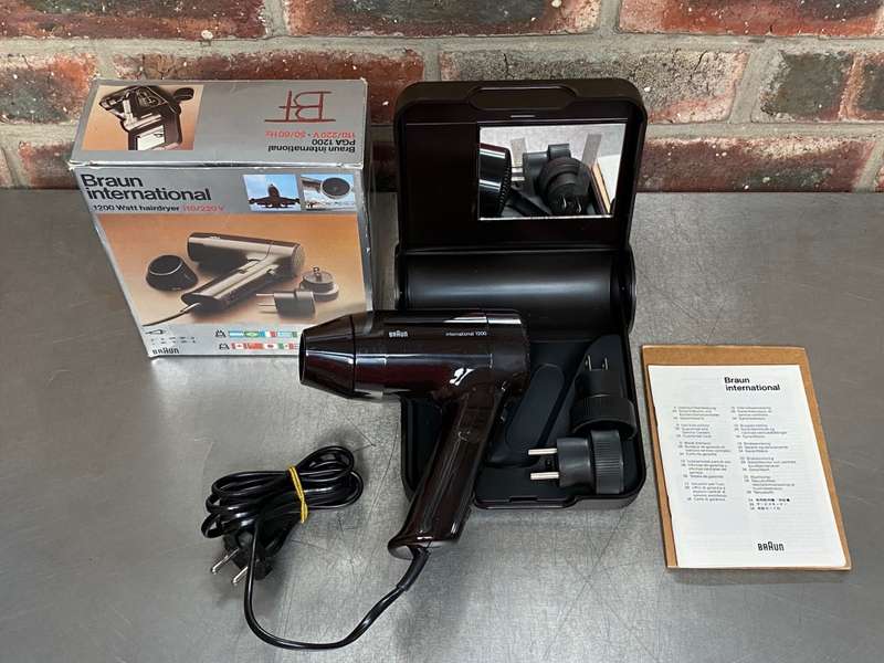 BRAUN International 1200 Watt Hairdryer , in good condtion, in orginal Box