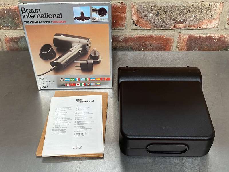 BRAUN International 1200 Watt Hairdryer , in good condtion, in orginal Box