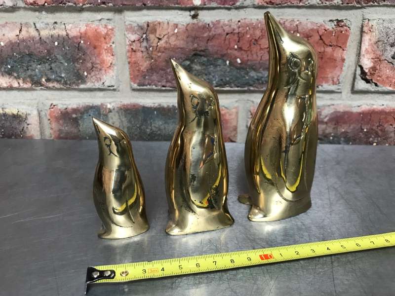 Penguins Lot  2 , Nice set of three sleekly designed brass penguins from the 1980s.
