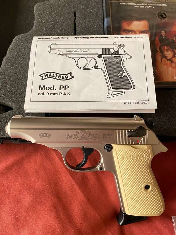 Walther PP P.A.K. Pistol 9mm Blank Limited Edition James Bond 007made in Germany collectors item