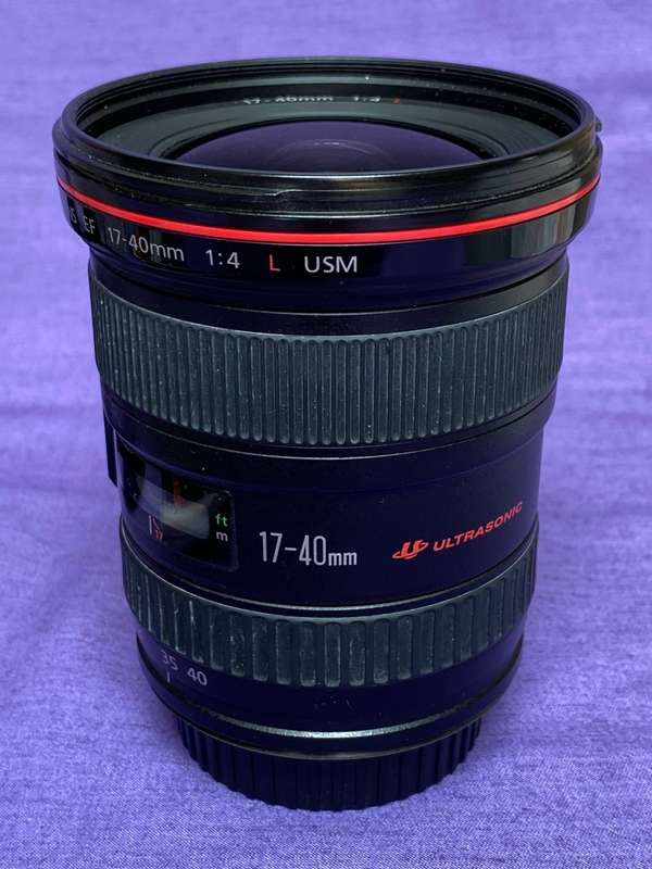 CANON Lens EF 17-40mm f/4.0L USM in very good condition, original box, caps and lens shade