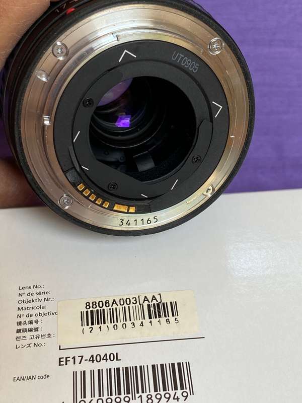 CANON Lens EF 17-40mm f/4.0L USM in very good condition, original box, caps and lens shade