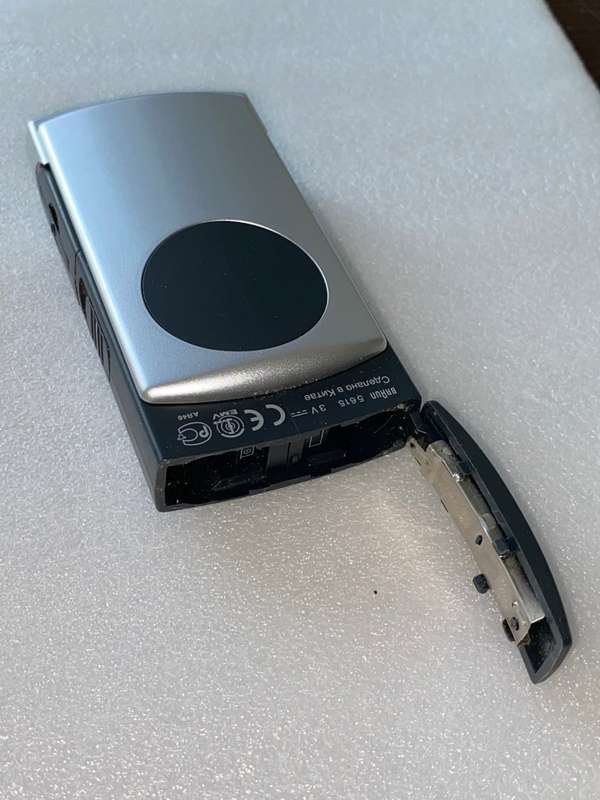 BRAUN 5615 (375) battery shaver and trimmer, silver, working , vintage, collectors item,
