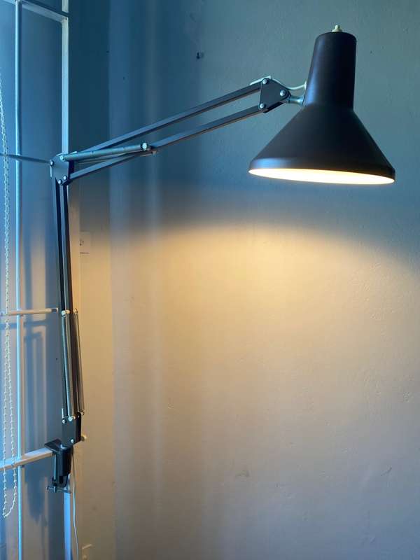 Vintage Retro Office desk lamp, from the 60s / 70s, collectors item, is working, colour is brown