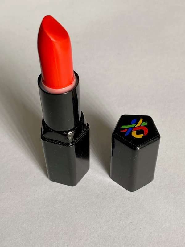 Benetton Paris Rouge a Levercs Lipstick, as is, vintage, collectors item