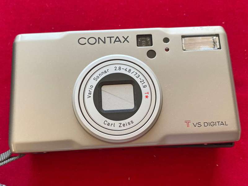 Contax TVS Digital Camera T*, Carl Zeiss lens, second hand, in very good condition, Titanium Body