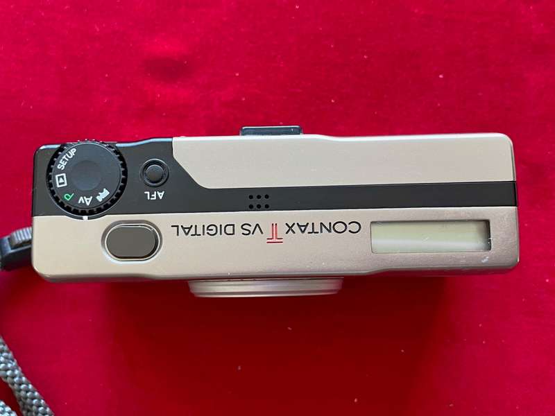 Contax TVS Digital Camera T*, Carl Zeiss lens, second hand, in very good condition, Titanium Body