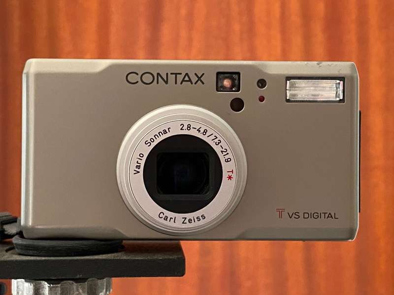 Contax TVS Digital Camera T*, Carl Zeiss lens, second hand, in very good condition, Titanium Body