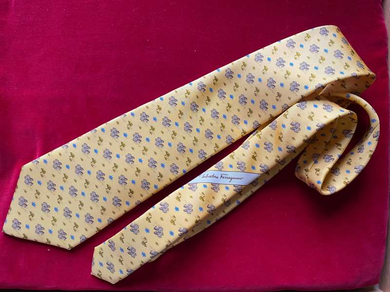 Salvatore Ferragamo Tie, yellow ,zebra, orchidea, new, collectors item, rare, vintage, made in Italy