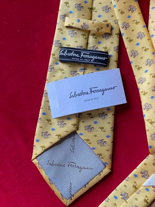 Salvatore Ferragamo Tie, yellow ,zebra, orchidea, new, collectors item, rare, vintage, made in Italy