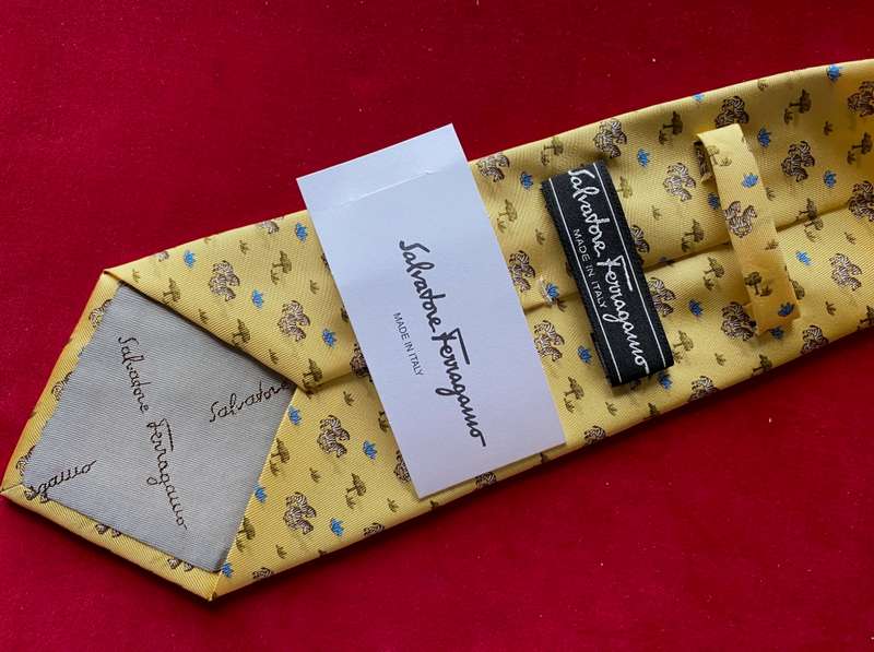 Salvatore Ferragamo Tie, yellow ,zebra, orchidea, new, collectors item, rare, vintage, made in Italy