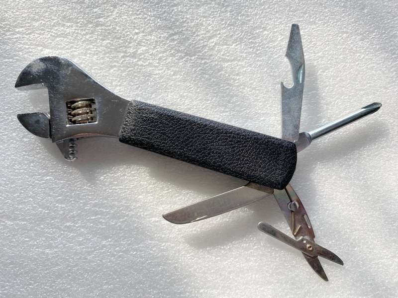 Pocket Multi Tool black stainless steel