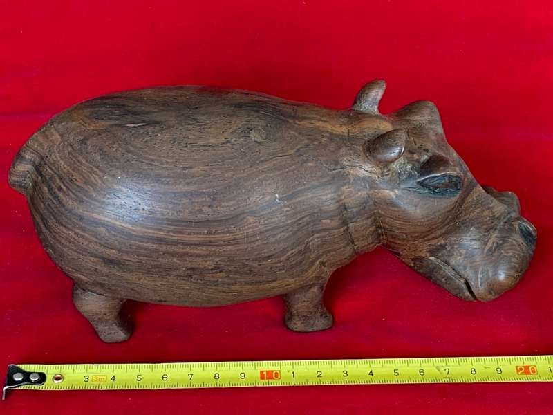 Wooden handcraved Hippo, from the  90s, size 21cmx10cm, 869g, african animal