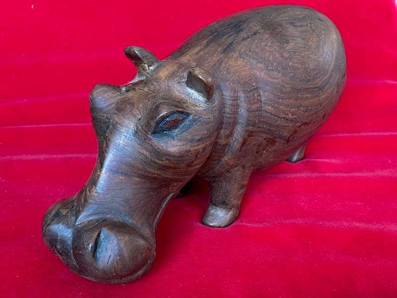 Wooden handcraved Hippo, from the  90s, size 21cmx10cm, 869g, african animal
