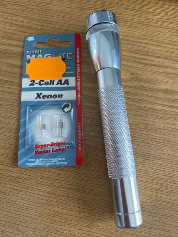 Mini Maglite AA , Aluminium, silver, Mag USA, Set (torch + 2 spare bulbs), torch like new,ever used