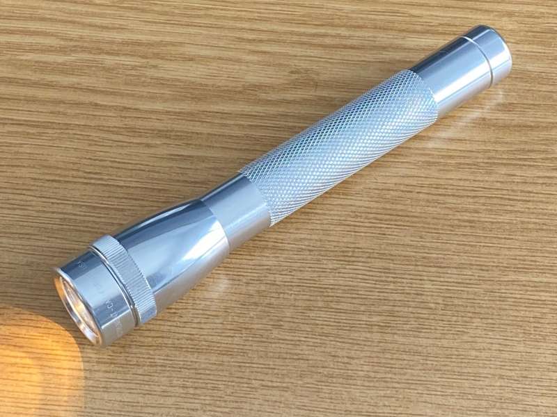 Mini Maglite AA , Aluminium, silver, Mag USA, Set (torch + 2 spare bulbs), torch like new,ever used