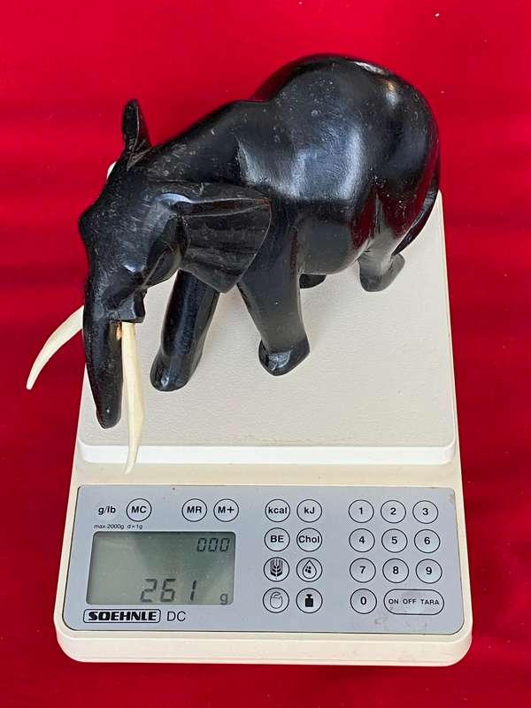 Wooden handcraved Elephant (from Kenia) ,from the  90s, size 14cmx11cm, 261g, african animal (LOT 3)