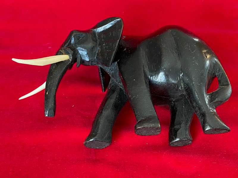 Wooden handcraved Elephant (from Kenia) ,from the  90s, size 14cmx11cm, 261g, african animal (LOT 3)