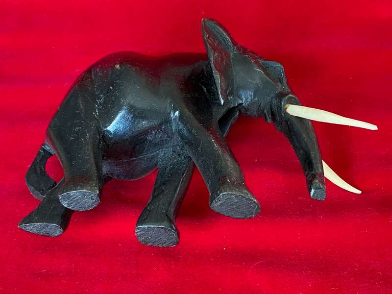 Wooden handcraved Elephant (from Kenia) ,from the  90s, size 14cmx11cm, 261g, african animal (LOT 3)