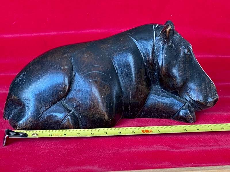 Wooden handcraved Hippo brown, from the  90s, size 16.5cm x 8cm, 363g, african animal (LOT 1)