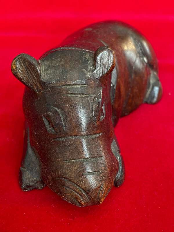 Wooden handcraved Hippo brown, from the  90s, size 12cm x 5cm, 163g, african animal (LOT 3)