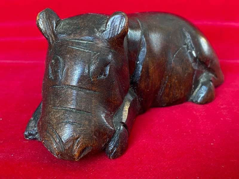 Wooden handcraved Hippo brown, from the  90s, size 12cm x 5cm, 163g, african animal (LOT 3)