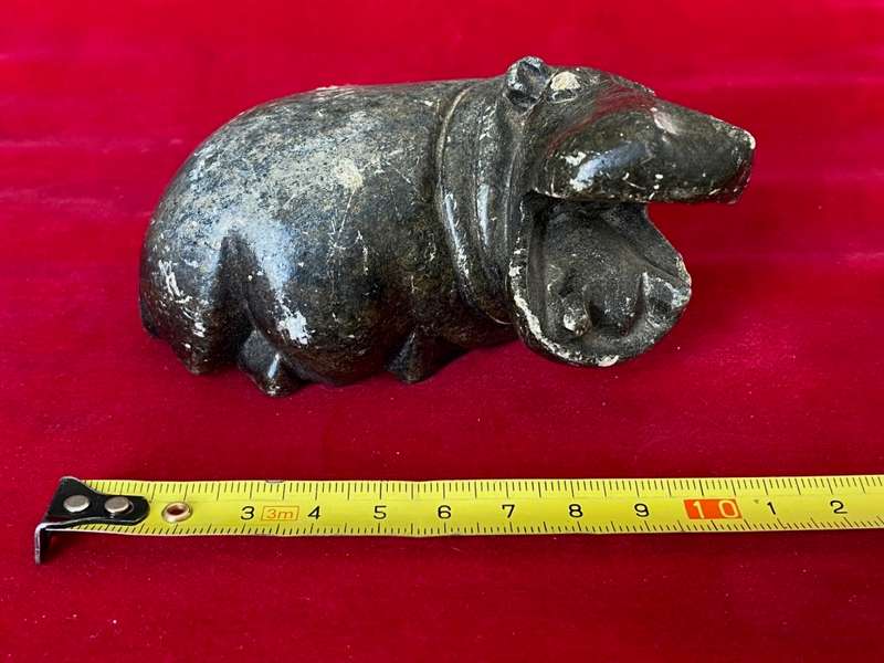 SoapStone handcraved Hippo grey, from the  90s, size 10cm x 6cm, 474g, african animal